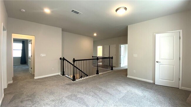 Building Photo - 1835 Wellston Dr