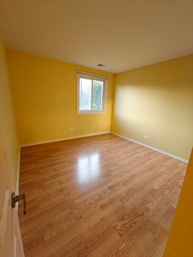 Building Photo - 2600 Brookwood Way Dr