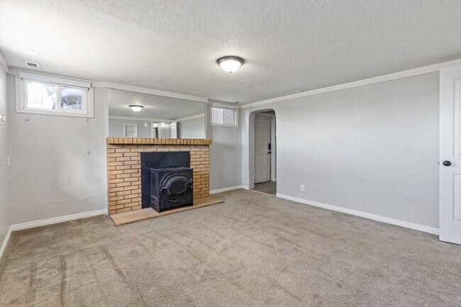 Living Room - 71 S Orchard Dr