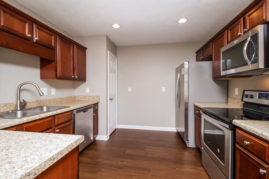 Building Photo - 386 Sarava Ln