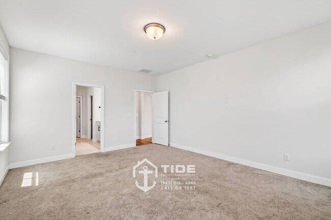 Building Photo - Comfort & Convenience in a Prime Location