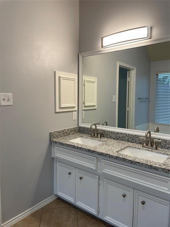 Building Photo - 12910 Redbud Shores Ln