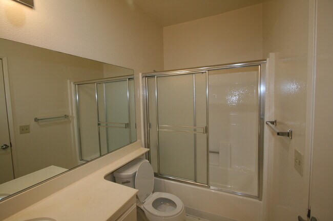 Building Photo - 3637 Clarington Ave