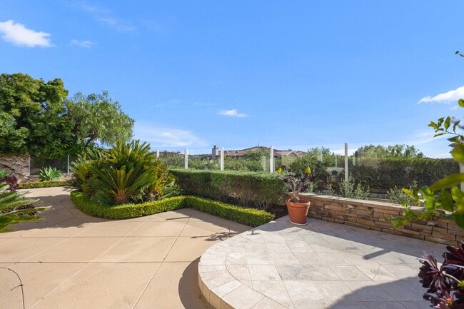 Building Photo - Exclusive Pelican Ridge Home.