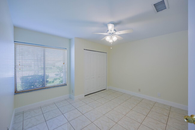 Building Photo - 9497 Boca Gardens Pkwy