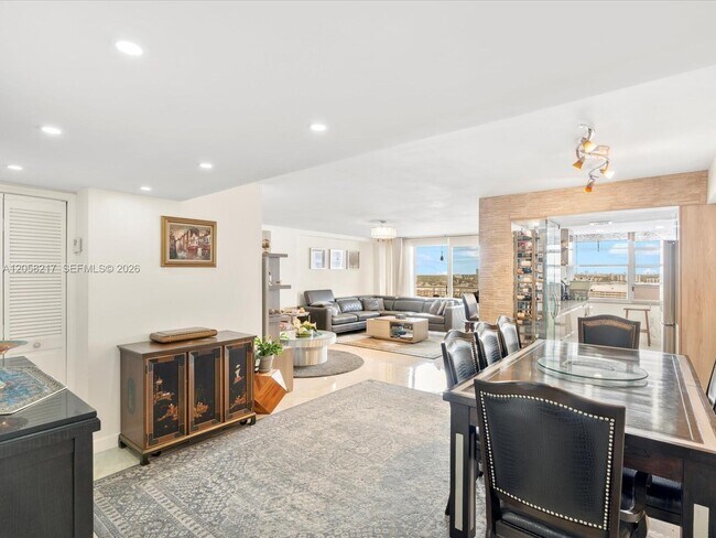 Building Photo - 18071 Biscayne Blvd