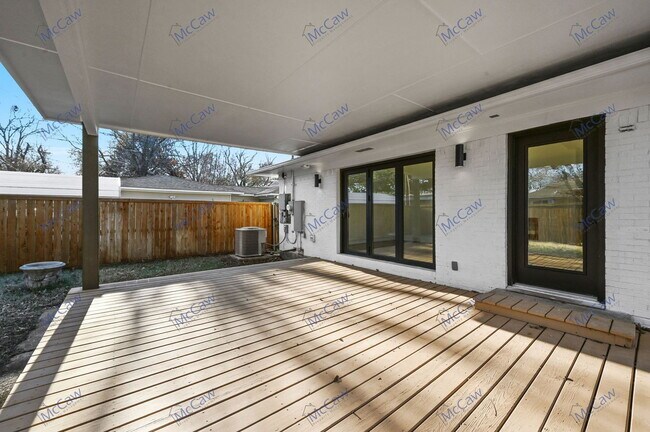 Building Photo - 7412 Fenton Dr