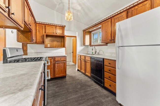 Building Photo - 2611 W 23rd St