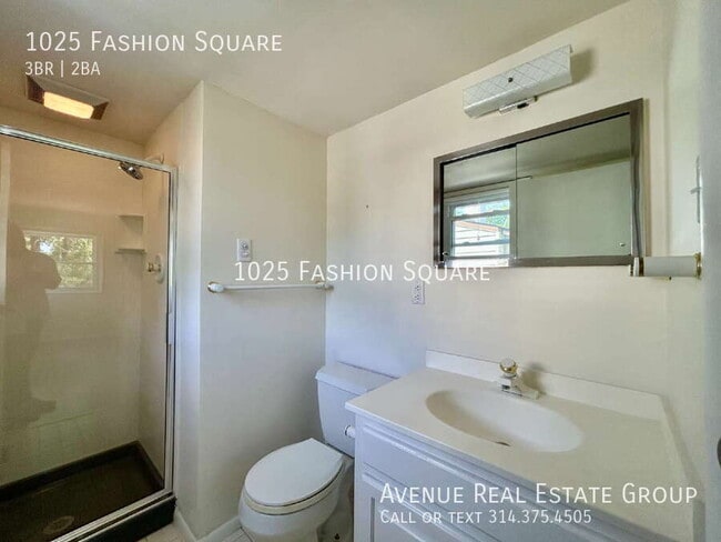 Building Photo - 1025 Fashion Square