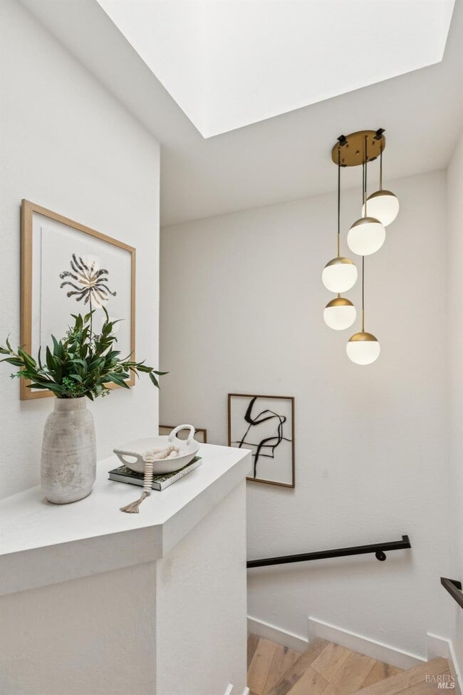 Building Photo - 93 Ashford Ave