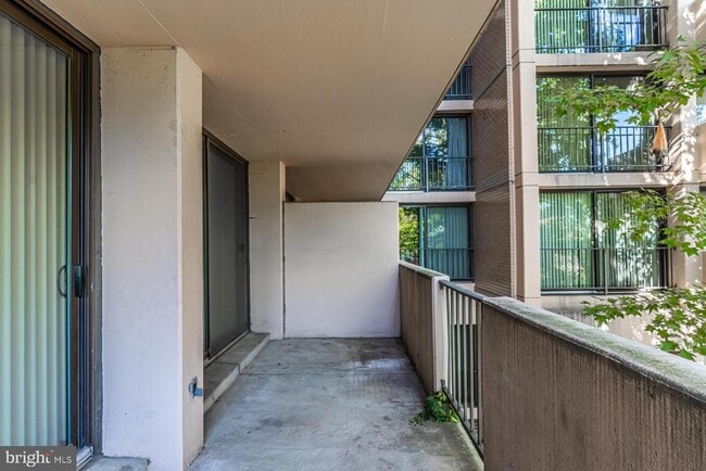Building Photo - 4141 Henderson Rd