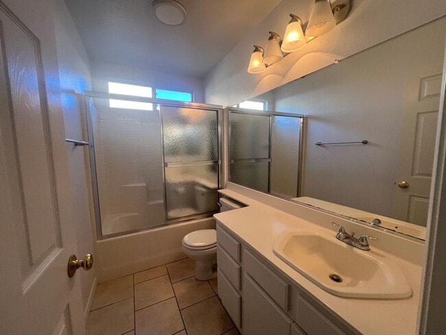 Building Photo - Beautiful upgraded 3 bedroom in Mission Grove!