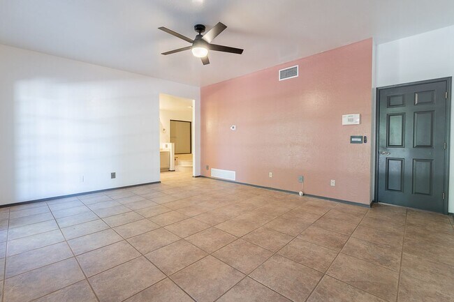 Building Photo - 8003 N Ischia Pl