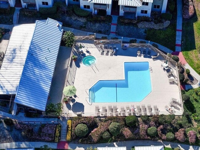 Building Photo - 1650 S El Camino Real