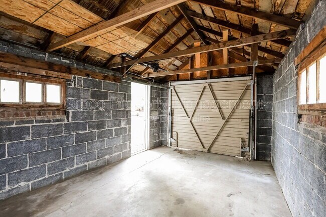 Building Photo - 3025 St Paul St