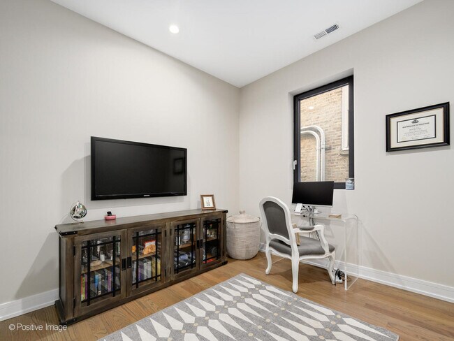 Building Photo - 1513 W Ohio St