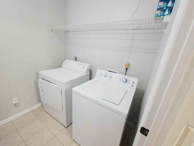 Building Photo - 4081 Remer Ct