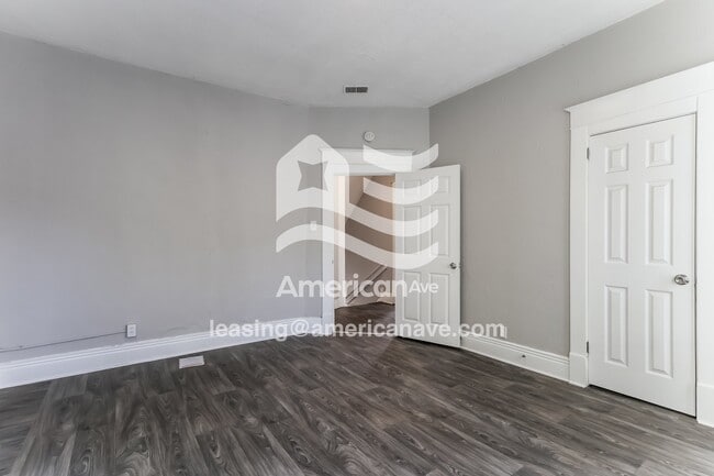 Building Photo - 664 S 38th St