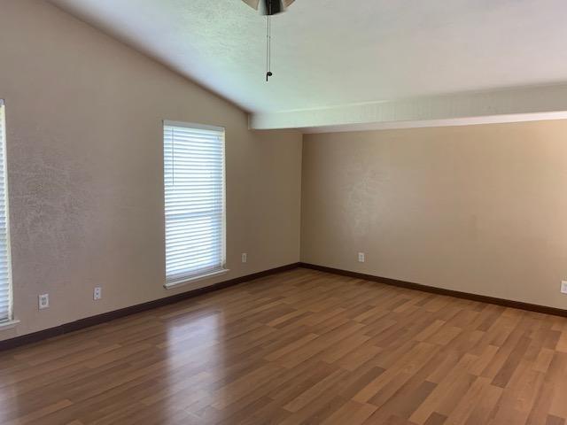 Building Photo - 5098 Roberts Dr