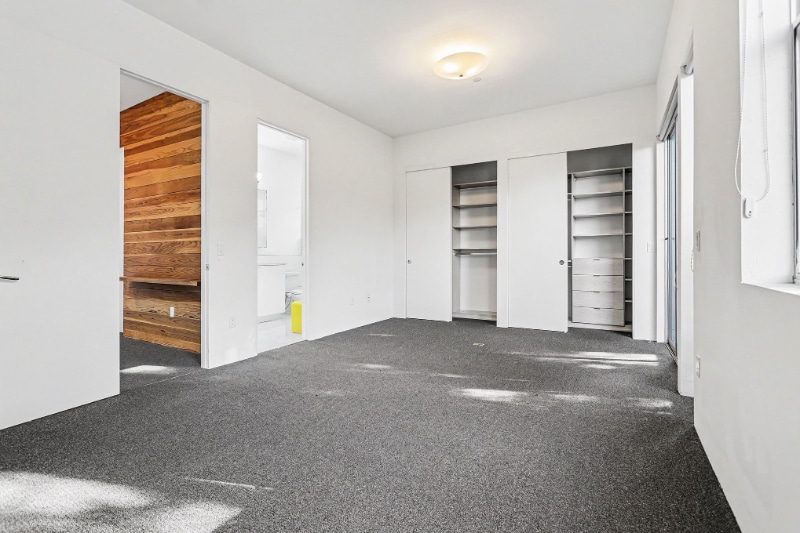 Building Photo - 3425 Louise St