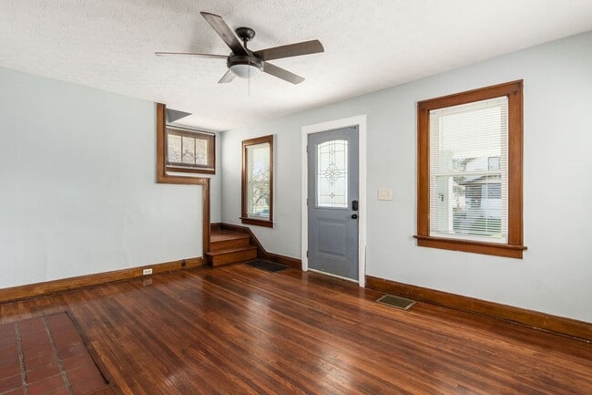 Building Photo - Adorable Single-Family Home!