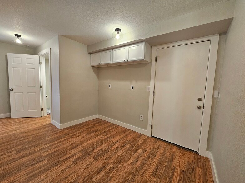 office area main level - 13235 SE Oatfield Rd