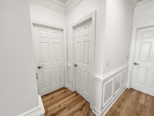 Building Photo - Fully Furnished Waterfront Elegance on Mai...