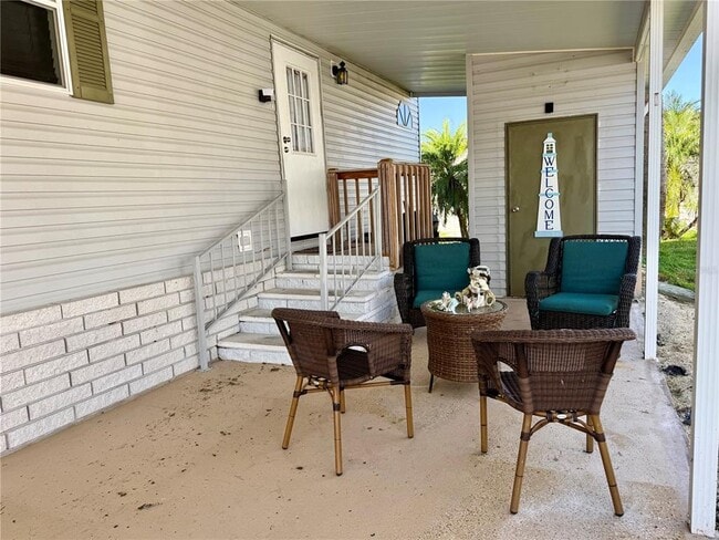 Building Photo - 10942 Poplar St NE