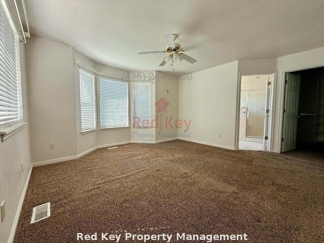 Building Photo - Breeze Cir Single Family Home