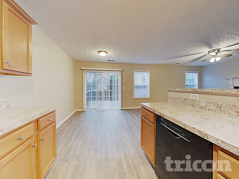 Building Photo - 1256 Lasalle Dr