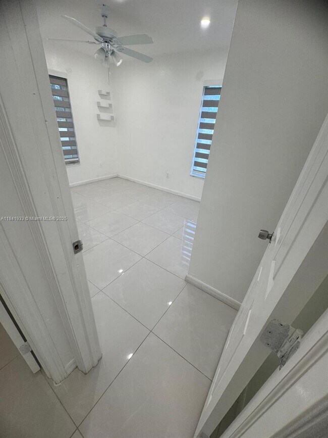 Building Photo - 26680 SW 125th Ave