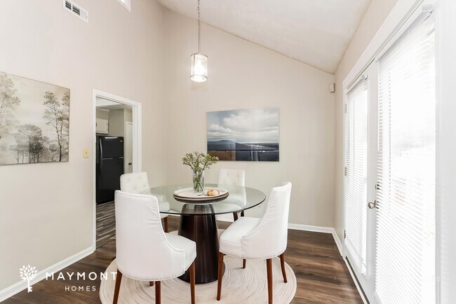 Building Photo - Inviting 3-Bedroom Home