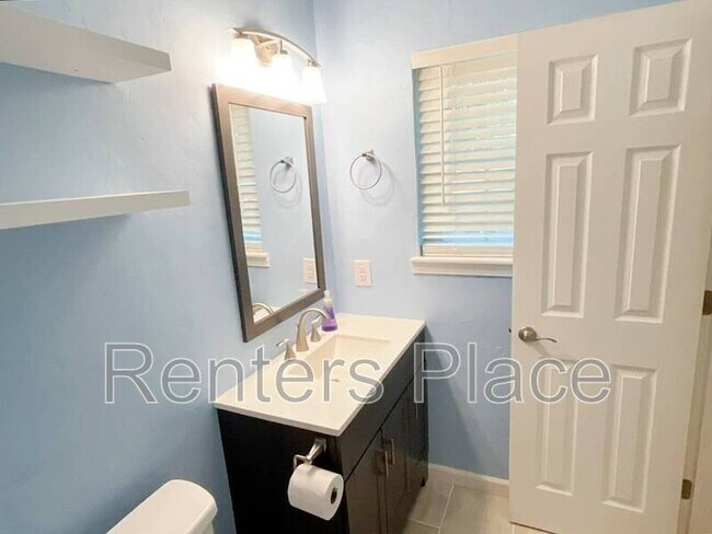 Building Photo - 1001 SW 101st St