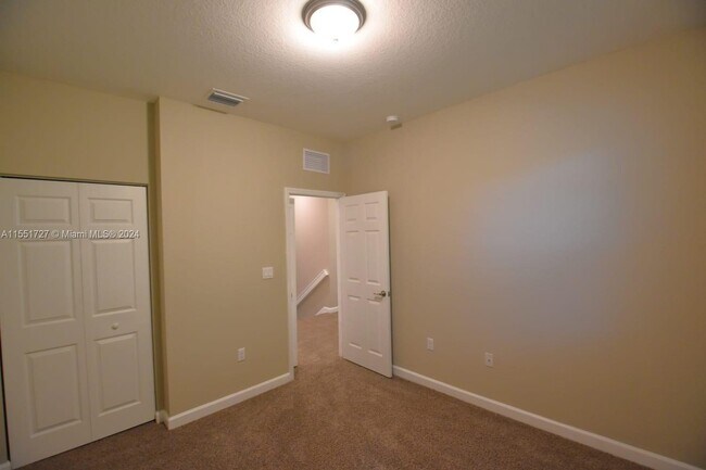 Building Photo - 1643 SW 28th St