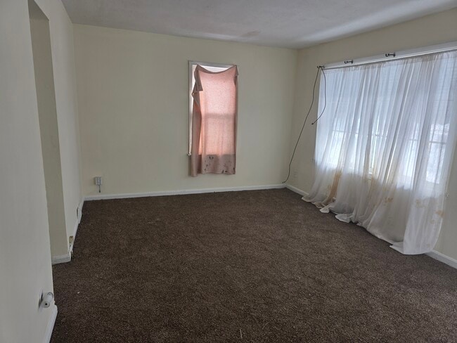 Building Photo - 4345