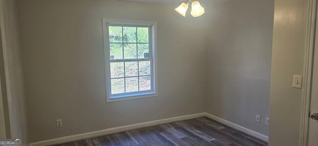 Building Photo - 1280 Elizabeth Ave SW