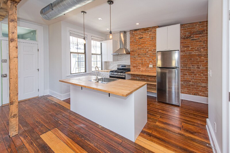 Building Photo - 309 E 13th St