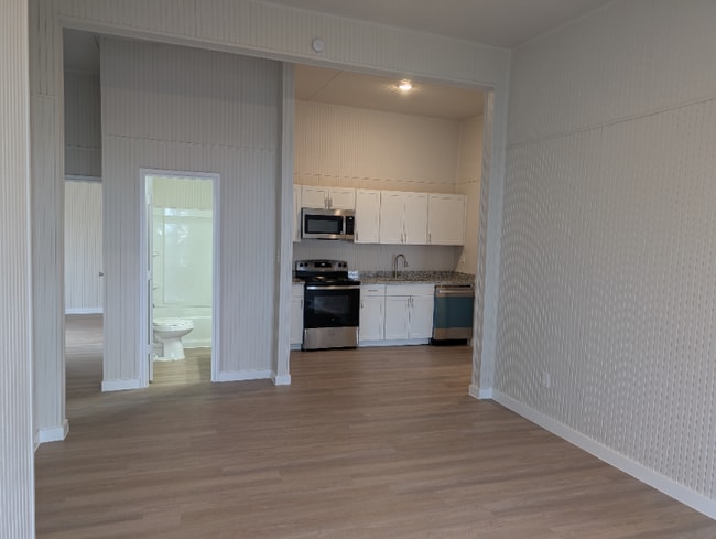 Building Photo - 1007 Bois D'Arc St