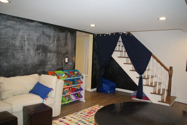 Building Photo - 24 Sevier St