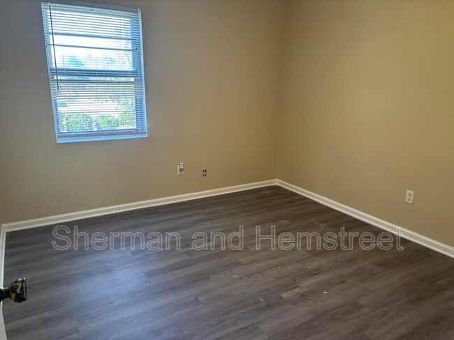 Building Photo - 2714 Cranbrook Dr