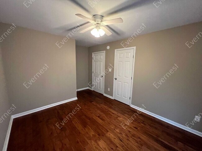 Building Photo - 323 Forest Lakes Dr