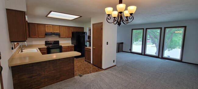 Building Photo - 5208 Ascot Cir