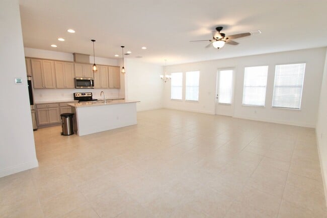 Building Photo - Apopka-Sweetwater Country Club - 3 Bedroom...