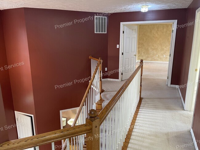 Building Photo - 709 Williamsburg Ct