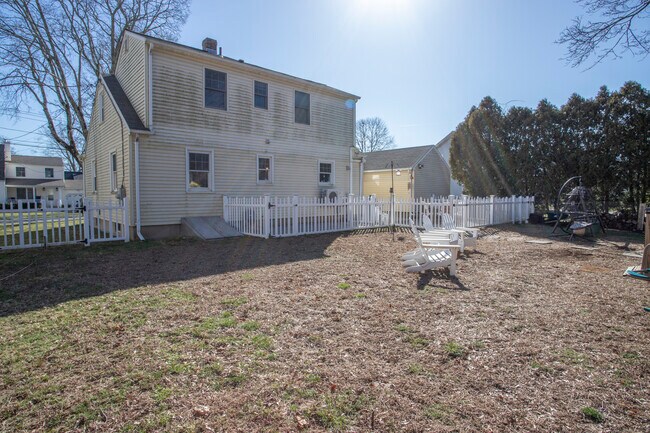 Building Photo - 41 Coulter St