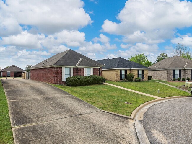 Building Photo - 1312 Centerfield Ct