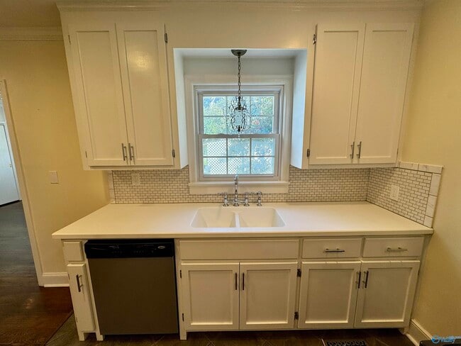 Building Photo - 2713 Hastings Rd SW