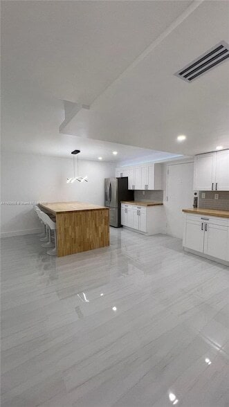 Building Photo - 9686 Fontainebleau Blvd