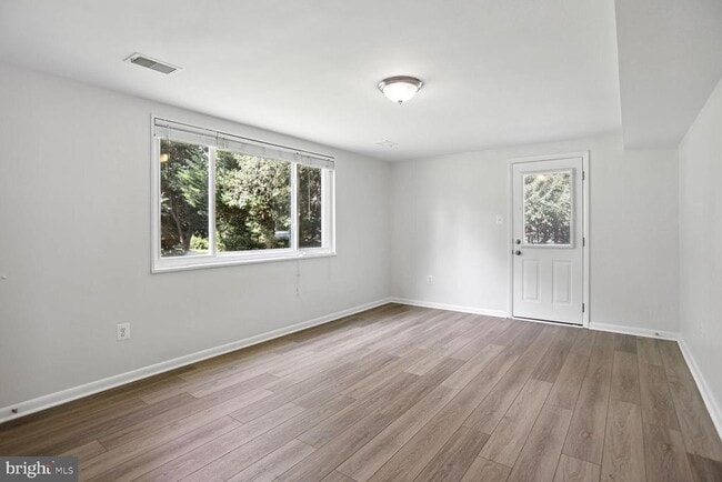 Building Photo - 3420 N Glebe Rd