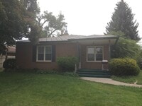 Building Photo - Great Bungalow in Richfield